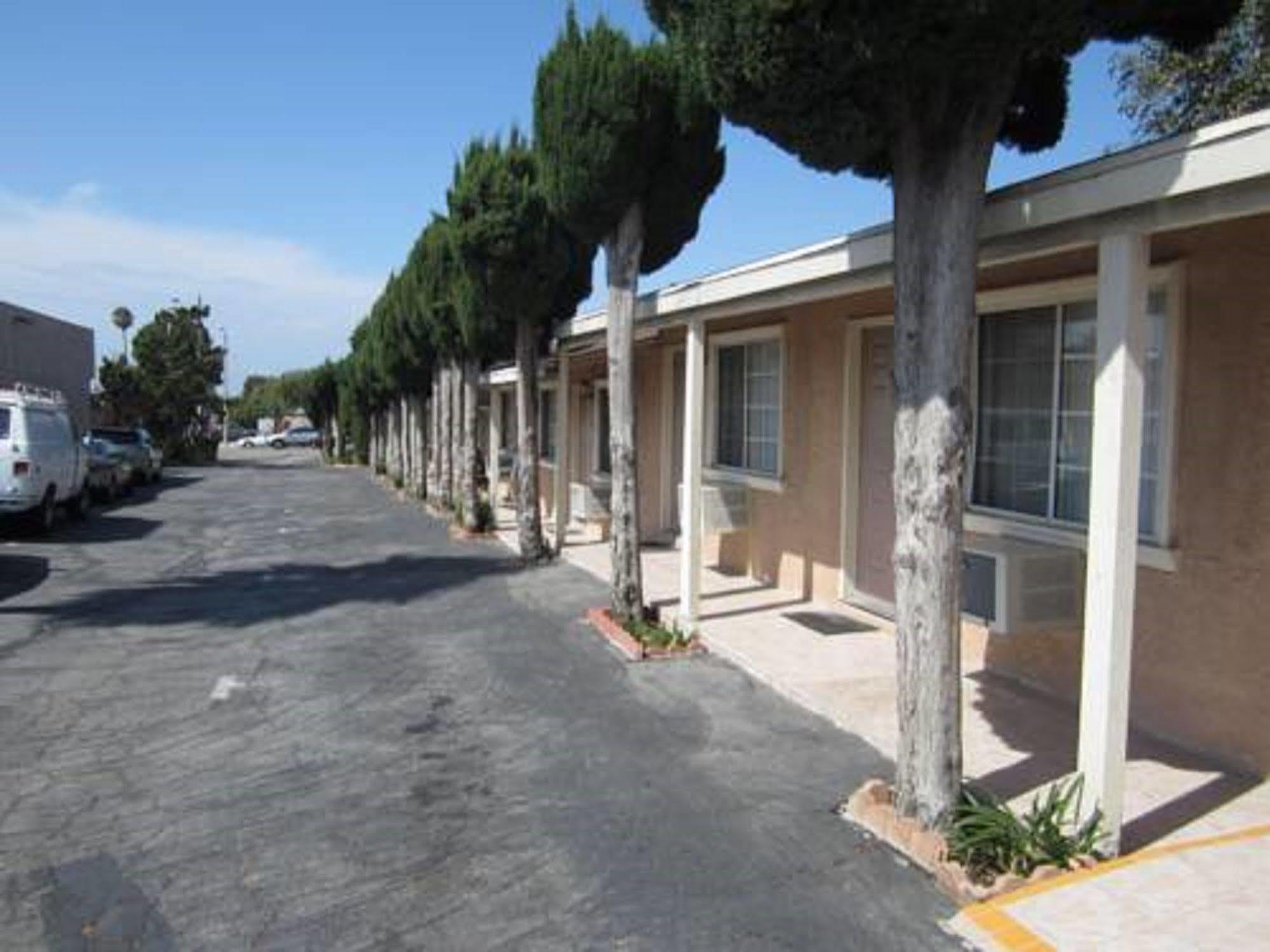 Bartlett 2* Lomita